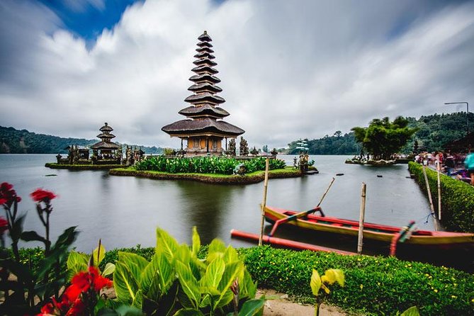 Bali Watching Dolphin at Lovina Beach & aling aling waterfall - Why this northern Bali day trip is worth considering