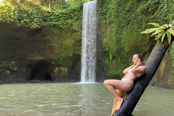 Bali Waterfalls in One Day: Tukad Cepung, 2 Hidden Waterfall, Kanto Lampo - What the guides add to the day