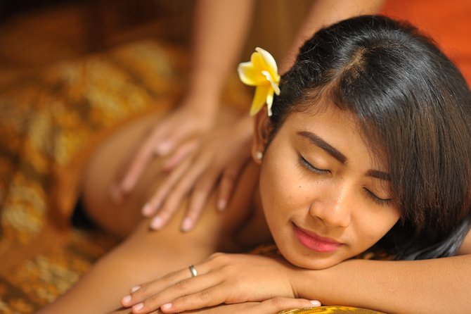 Balinese Body Massage at ANJALI SPA - The Massage Techniques: Long Strokes, Pressure, and Careful Adjustments
