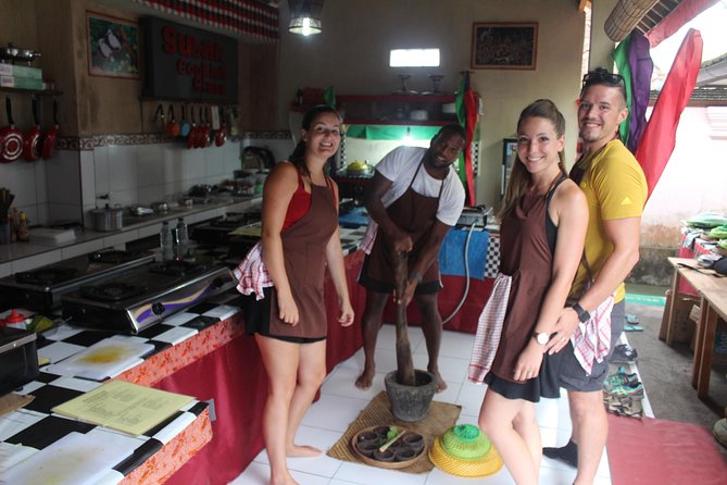 Balinese Ubud cooking school (9 Dish Cooking and Market Tour) - What the hands-on cooking is really like