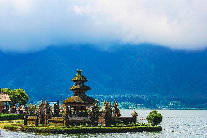 Bedugul and Singaraja Tour - Git Git Waterfall and the rainforest walk