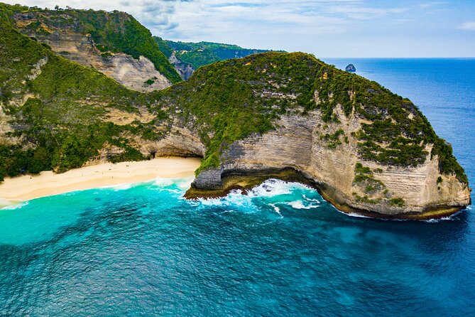 Best Iconic West and East Nusa Penida Island Tour - All Inclusive - Indonesian lunch at Warung The Sorent