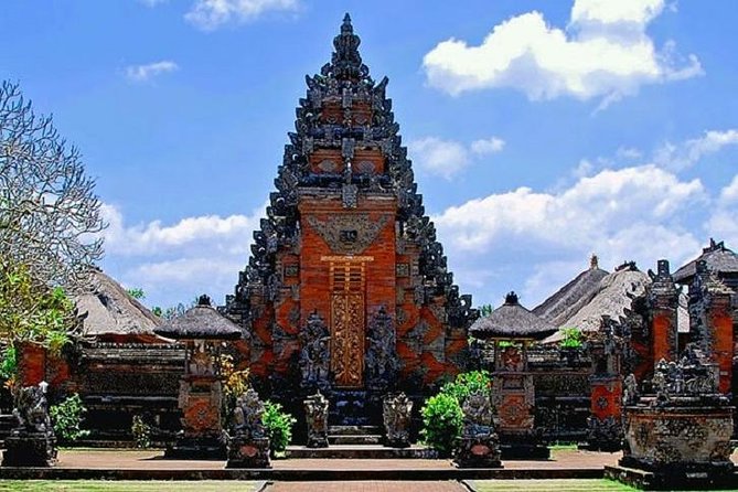 Best of Ubud Private Day Tour with All Inclusive - Mas Carving Center: Ubud’s wood-art tradition