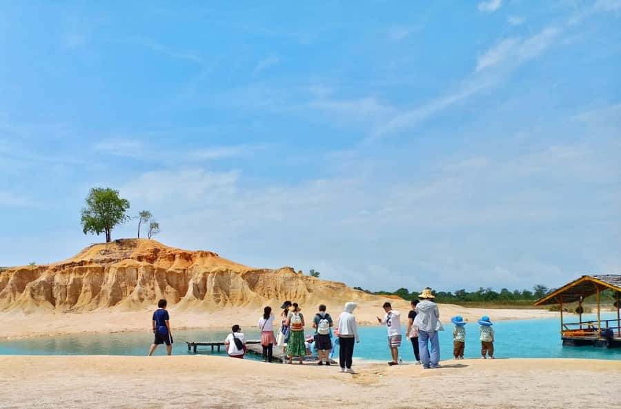 Bintan Desert And Blue Lake Private Tour - Arriving at Gurun Pasir Busung