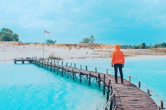 Bintan Sand Dunes & Blue Lakes Tour with Lunch - Key details that shape the day