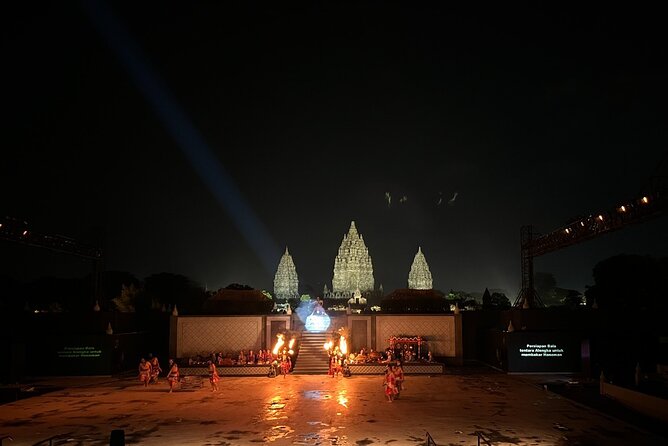 Borobudur Climb To The Top, Prambanan Temple And Ramayana Ballet - Climbing Borobudur through nine levels