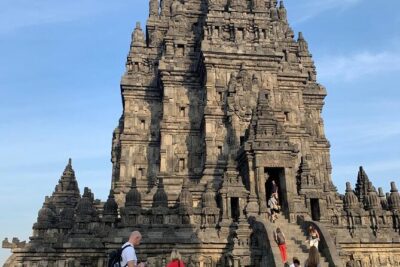 Borobudur ClimbUP guaranteed (sunrise option)& Prambanan Day Tour