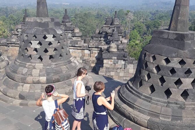Borobudur ClimbUP guaranteed (sunrise option)& Prambanan Day Tour - Small details that improve the day