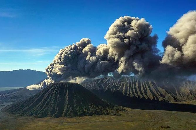 Bromo Adventure - Hiking to the Bromo crater