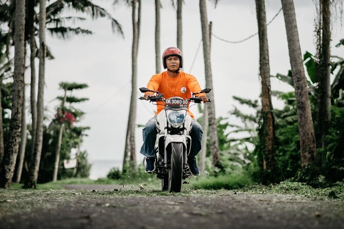 Canggu Motorbike Lessons - The first lesson: understanding the controls