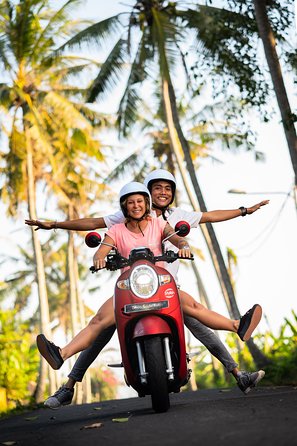 Canggu Scooter Lessons - The first two hours: from scooter controls to basic balance