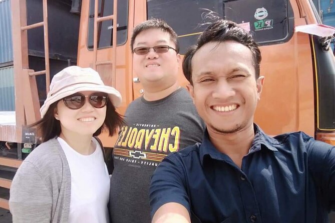 City Tour Jakarta with Private Guide - Learning the city through food and daily activity