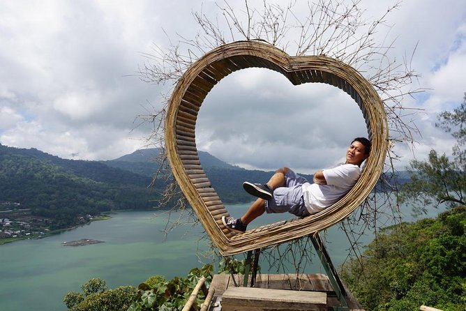 Complete your Bali Holiday with Bali Instagram Tour including Lunch - Ulun Danu Bratan closes the sightseeing day