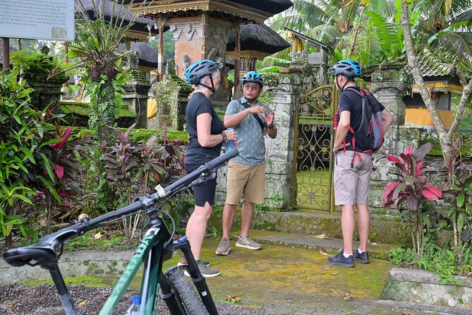Cycling and Cooking Class in Ubud - Sayan begins the cultural side of the route