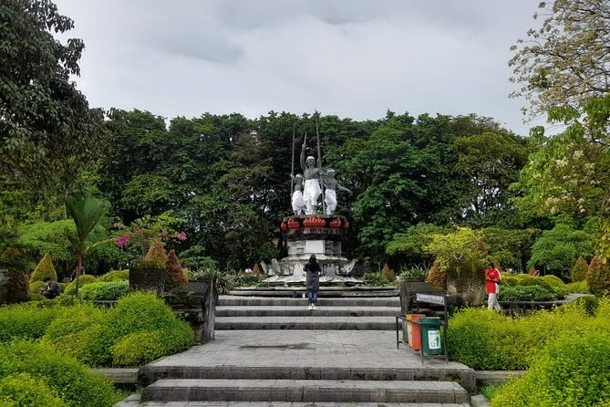 Denpasar City Tour - Pasar Badung, where Denpasar shops for food