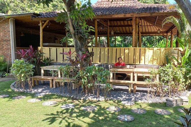 Discover Scuba Diving in Pemuteran at the Biorock site,1 shore dive all included - The Biorock Open-Water Session From Shore