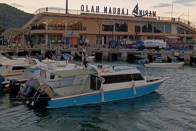 Early Bird Speedboat Group Tour : Explore Komodo Ahead of Crowds - Pink Beach: a short ride to a rare shoreline