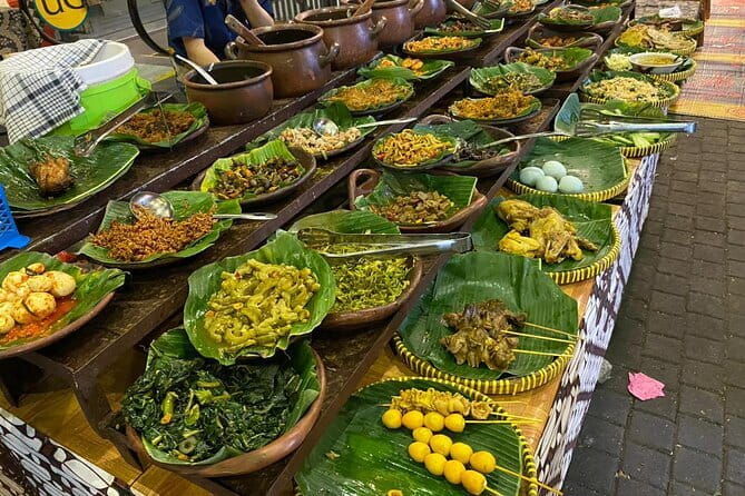 Experience Jakarta Street Food Scene with MRT Transportation - Why This Jakarta Food Tour Works