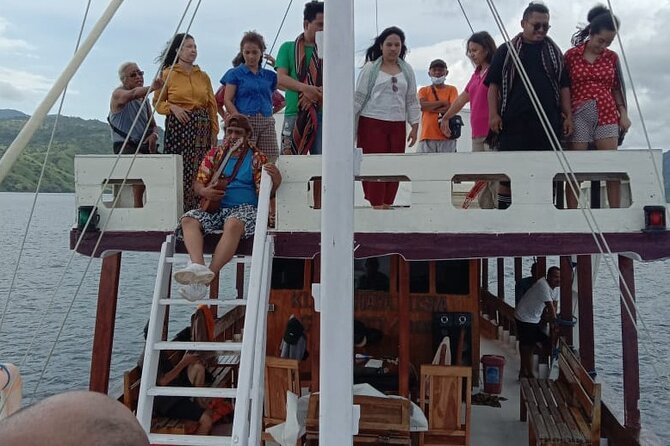 Explore Komodo and Swim with Whale Sharks - The crew, food, and human side of the trip