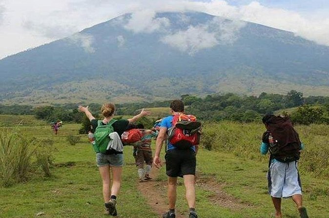 Explore Mount Rinjani To Summit, Lake & Hot Spring (3D 2N) - Descending to Segara Anak and the hot spring