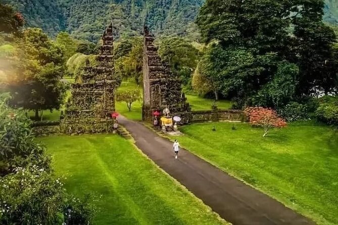 Explore Munduk Customized 8 Hour Day Tour in North Bali - The Jatiluwih route brings terraces and temples