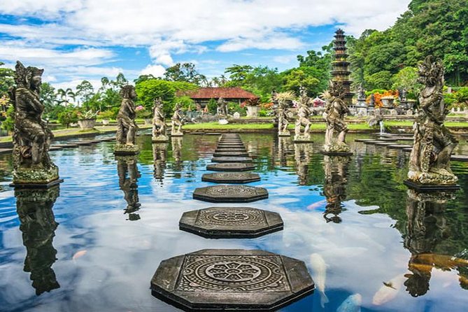 Exploring Bali in 5 Days: Completed Journey of Discovering Bali - Day Two: Bedugul Temples and the Sunset at Tanah Lot