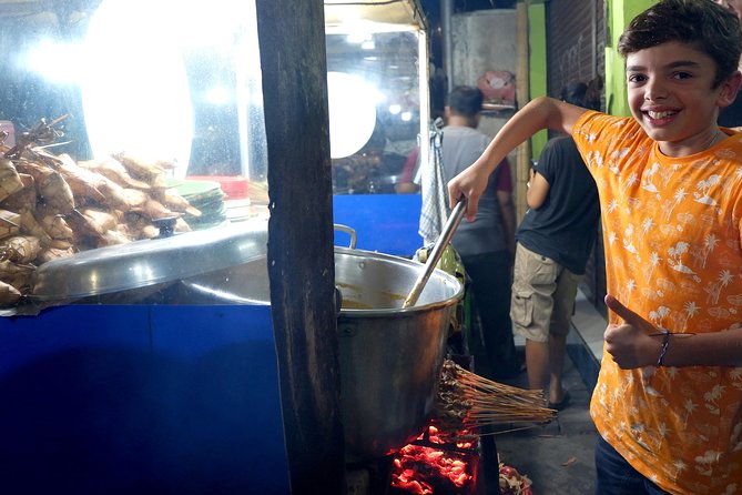 Foodie Tour Bali - Passing Puputan Garden after dark
