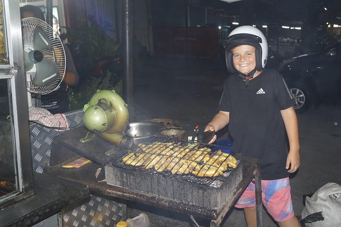 Foodie Tour Bali - Kreneng Market: fruit, snacks, and shopping