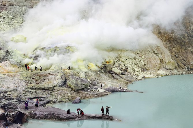 From Bali: 24-Hour Kawah Ijen Blue Flames, Dinner & Room - Practical advice before you book