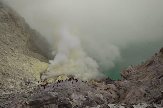 From Surabaya / Malang : Mt Bromo Sunrise - Ijen Blue Fire 3D2N - Day 3: The midnight climb at Mount Ijen