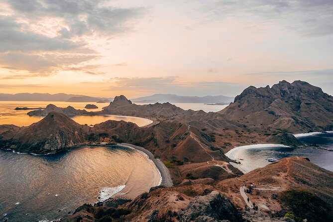 Full-Day Adventure Tour to komodo Island with join Speed Boat tur - Padar Island: three hours for the famous view