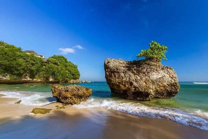 Full Day All Inclusive Tanah Lot and Uluwatu Sunset Tour - Garuda Wisnu Kencana, Bali on a grand scale
