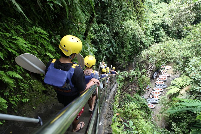 Full-Day Ayung River White Water Rafting and Ubud Tour - Ubud Art Market and the King Palace