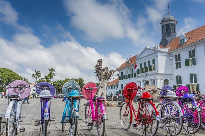 Full-Day Highlights of Jakarta Private Tour with Lunch - Lunch: a practical pause with local food