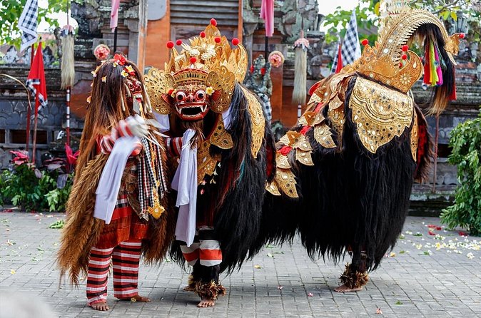 Full Day Kintamani and Penglipuran Village Private Chartered Car Tour from Bali - Batuan Temple and the rhythm of a Balinese village