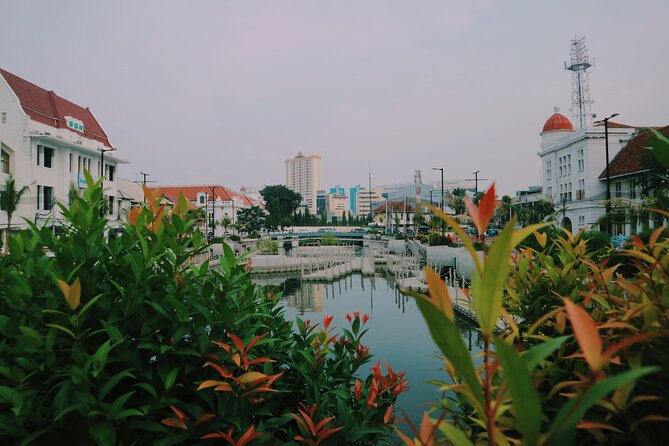 Full Day Private Jakarta Tour(Inc Lunch, Puppet show, & Souvenir) - Dharma Bhakti Temple and the Chinese roots of Jakarta