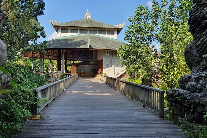 Full Day Private Tour to Ubud Waterfall and Tanah Lot Sunset - Indonesian lunch in Ubud: simple, useful, and flexible