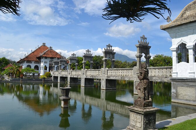 Gate of Heaven Tour With Guide : All-Inclusive Best Experience - Lunch at Wapa di Ume Sidemen