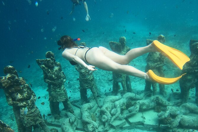 Gili Trawangan & Gili Air Snorkeling Tour Turtles & Statue - Stop one: Gili Meno’s turtle waters