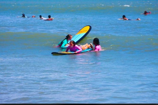 Group surf lesson by Malu Surf Bali - The first 15 minutes: beach theory before the waves