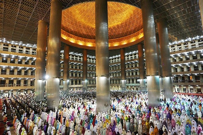 Half Day 5 Hours Jakarta City Tour - Seeing Jakarta Cathedral and Istiqlal Mosque together
