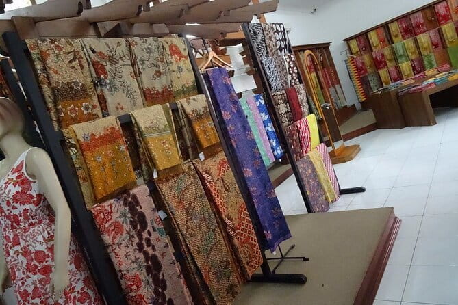 Half Day Bali Shopping Art Village Private Tour - Celuk: Bali’s silver and gold craft center