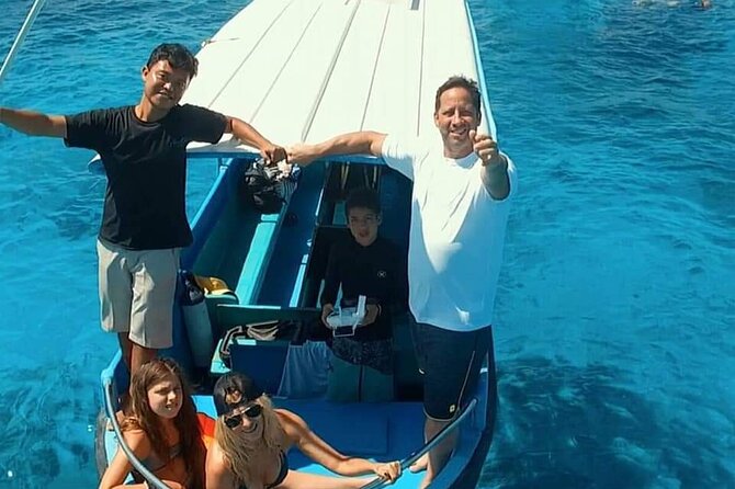 Half-Day Private Guided Snorkeling Turtles Underwater Statues - How private guiding changes the experience