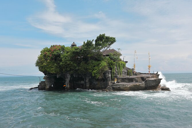 Half-Day Private Tanah Lot Sunset Tour - Batu Bolong: a short stop with a dramatic rock