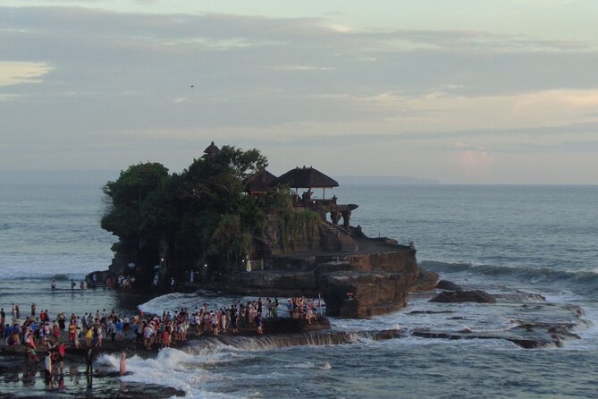 Half-Day Private Tour to Tanah Lot and Bali Royal Temple - Tanah Lot and the Coastal Finish