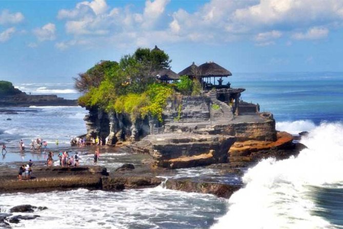 Half Day Tour: Tanah Lot Sunset & Taman Ayun Temple Included Entrance Ticket - What the private car adds to the day