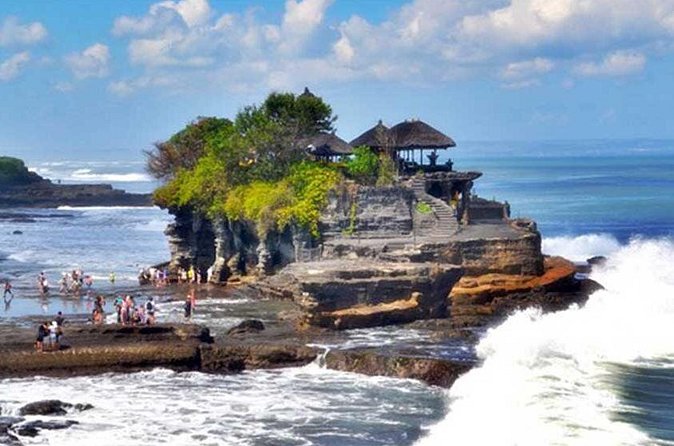 Half Day Tour: Tanah Lot Sunset & Taman Ayun Temple Included Entrance Ticket - Who will enjoy this temple pairing?