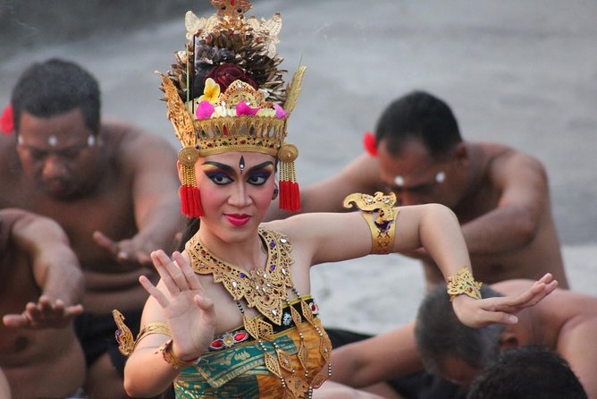 Half-Day Tour: Uluwatu Temple and Kecak Fire Dance Show - Uluwatu Temple is the afternoon’s great setting