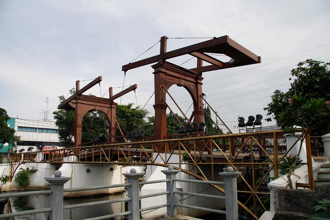 Halfday Excursion Old city Batavia with Lunch and Souvenir - Istiqlal Mosque and Jakarta Cathedral