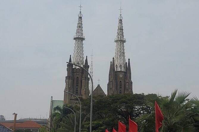 Highlights of Jakarta City : Half-Day Tour All around Jakarta - Glodok Chinatown and Dharma Bhakti Temple